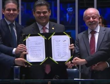 Congresso promulga PEC da Escala 5x2 e Aposentadoria dos Agentes de Saúde - Foto TV Senado