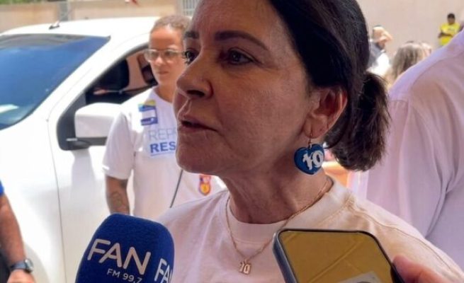 Emilia Correa sendo entrevistada - Foto Divulgação