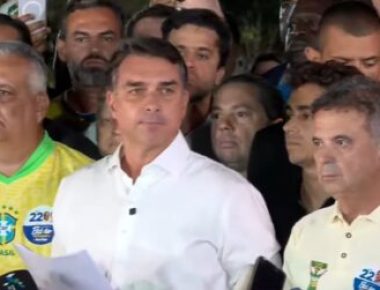 Flávio Bolsonaro em coletiva pós eleição - Foto YouTube