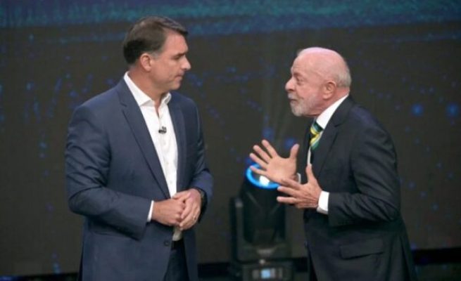 Lula e Flávio em debate na Band - Foto Nelson Almeida-AFP