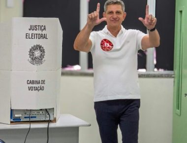 Rogério Carvalho votando - Foto Janaína Santos