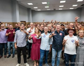 Rogério com Fábio e prefeitos - Foto Janaína Santos